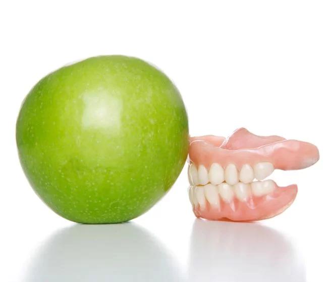 enfilar dientes protesis total - Cómo cuidar una prótesis total