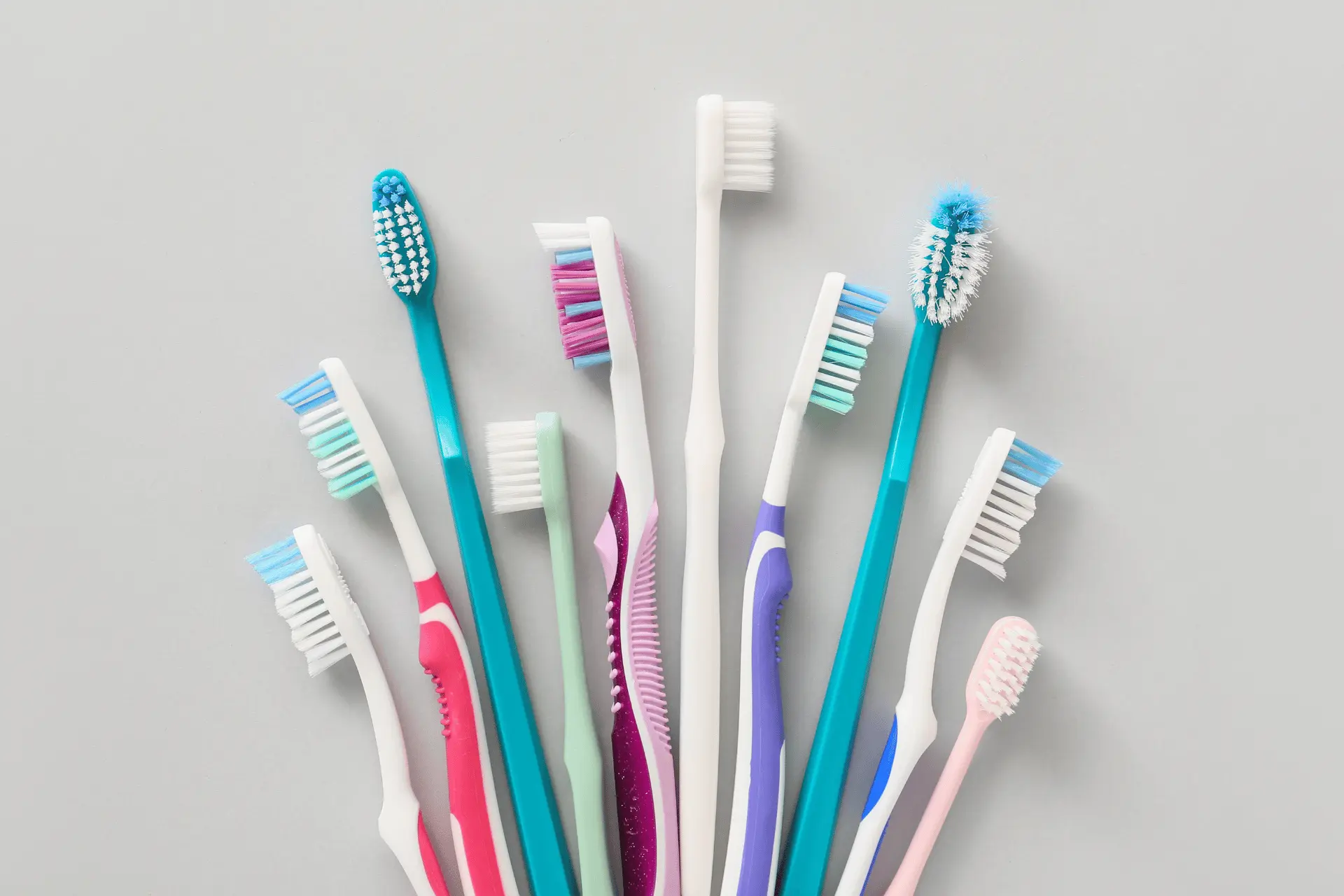 cepillo de dientes gigante - Cuáles son los tipos de cepillos dentales