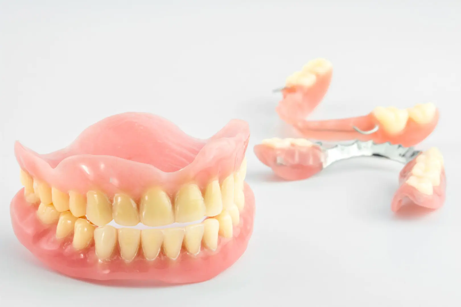 dientes de acrilico - Qué es mejor el acrílico o la porcelana en dientes